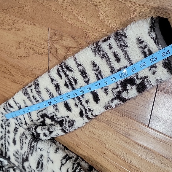 Ariat Minky Fleece Pullover - Picture 13 of 14